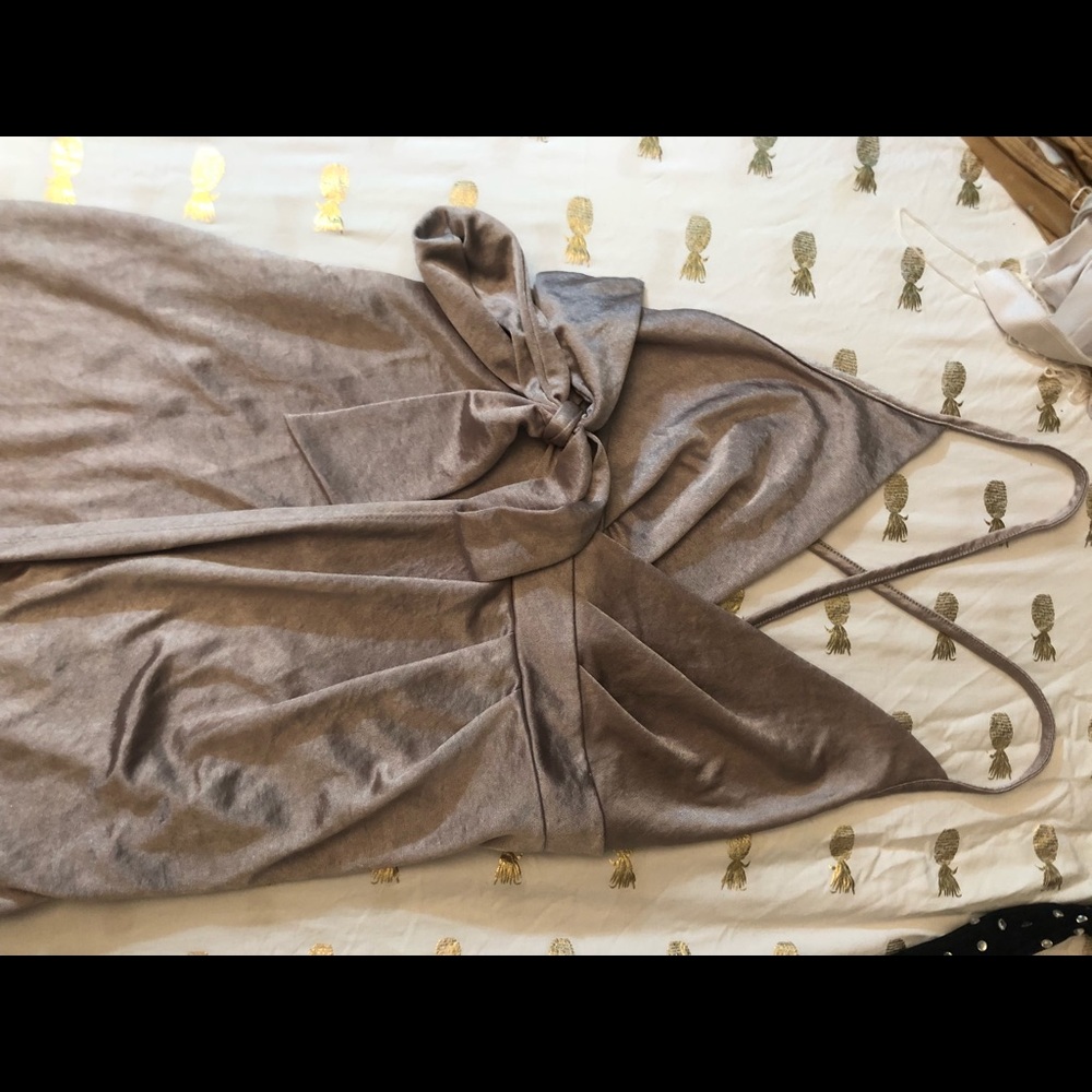 Close tie leg slit dress